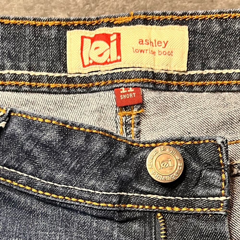 11 Short l.e.i. ashley Lowrise Boot Jeans - Blue - Picture 7 of 15